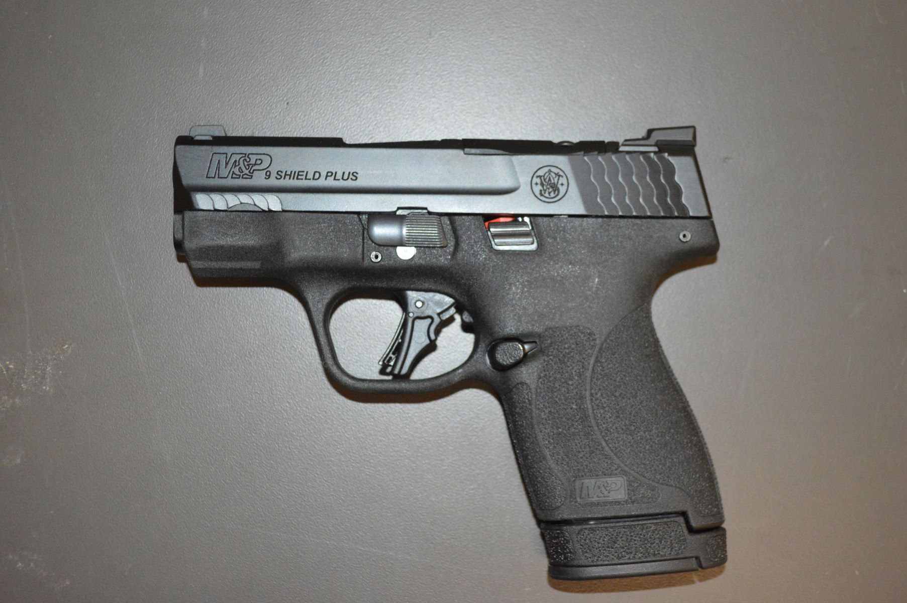 USED S&W M&P9 Shield Plus 9MM S/N JNV8435 W/ 5-Mags & Sling Bag