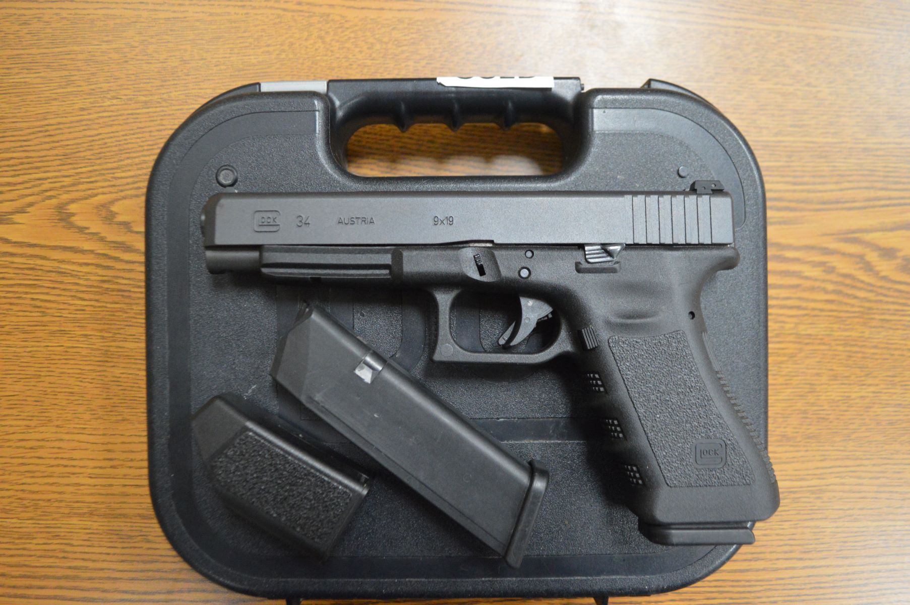 USED Glock 34 9MM S/N UDH304 2-Mags & BOX